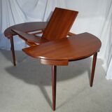 Scandinavian extendable round table Hans Olsen