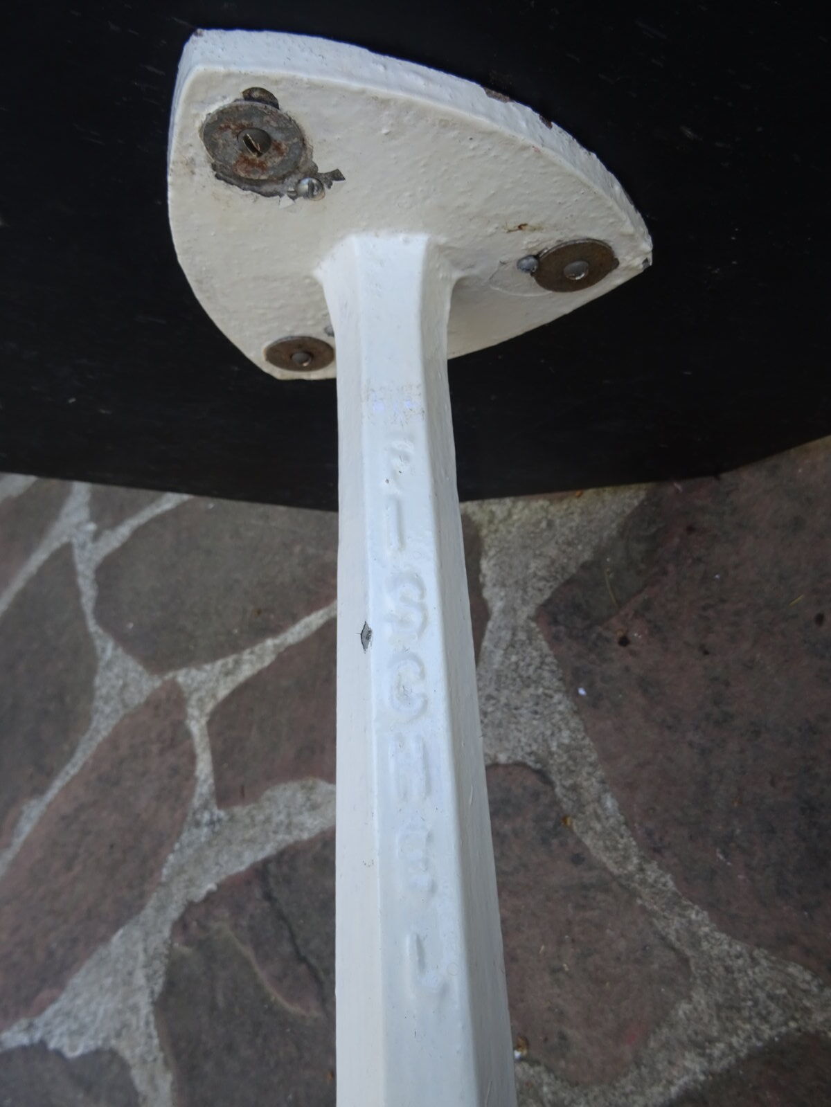 Fischel font foot bistro table