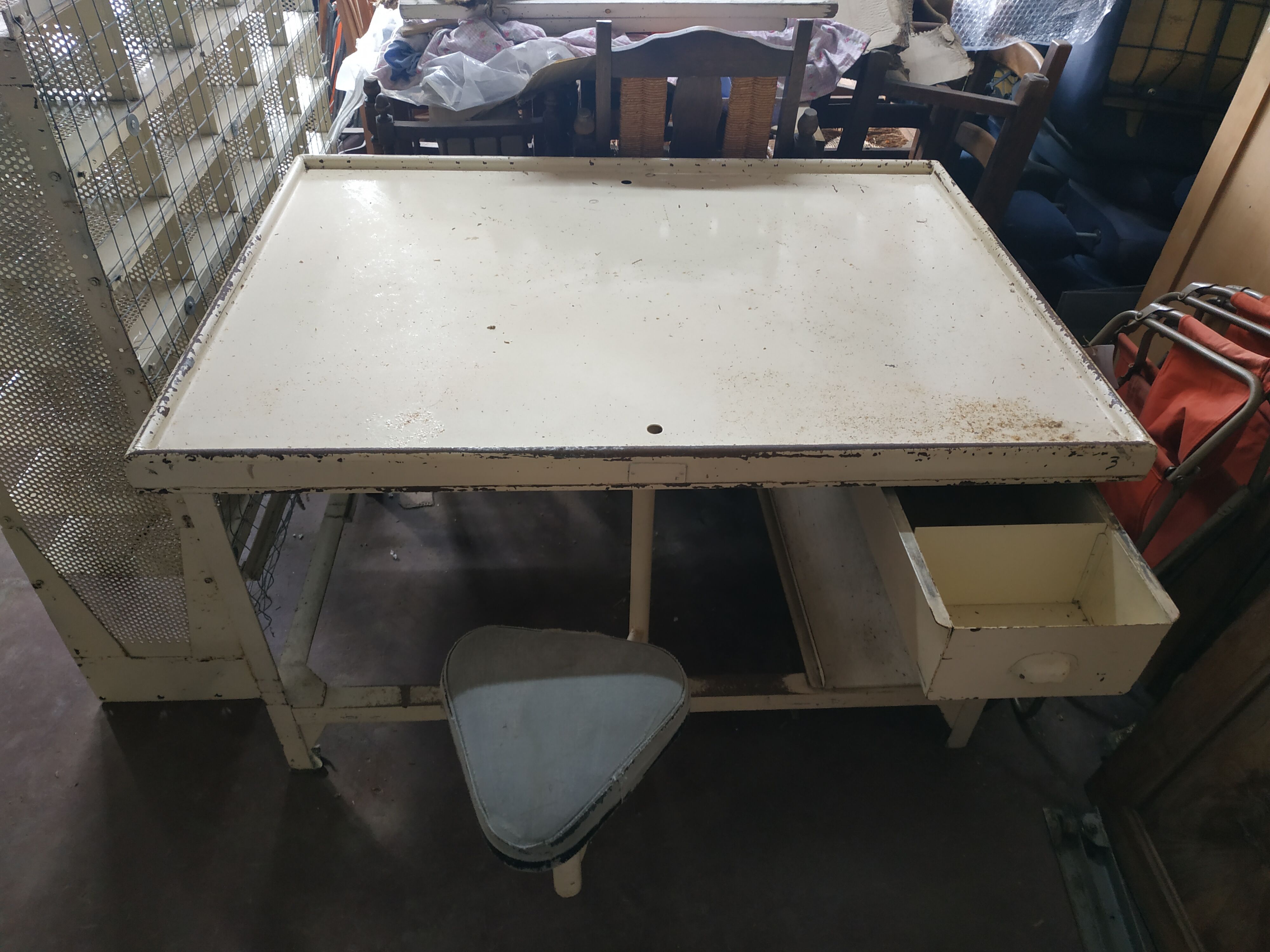 Postal sorting furniture