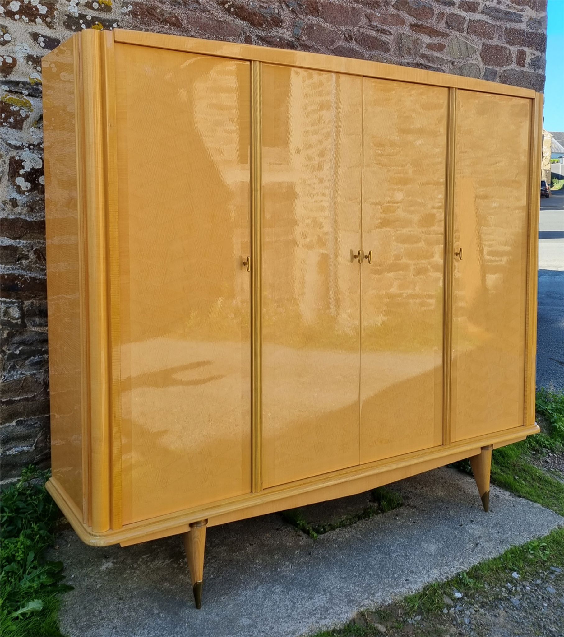 Wardrobe wardrobe and vintage shelves 50s, mirrors