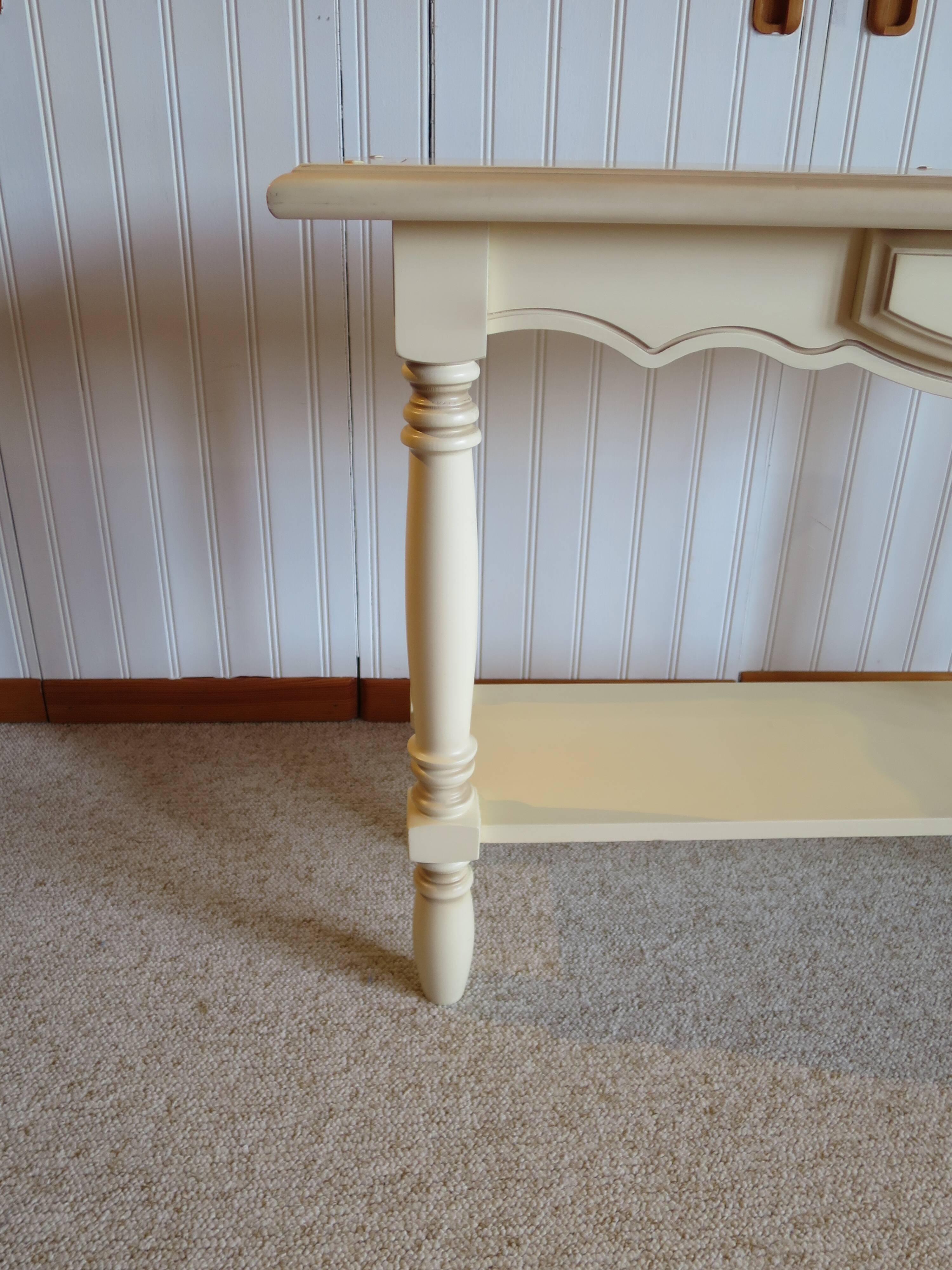 Elegant and classic console – cream color – 1 drawer