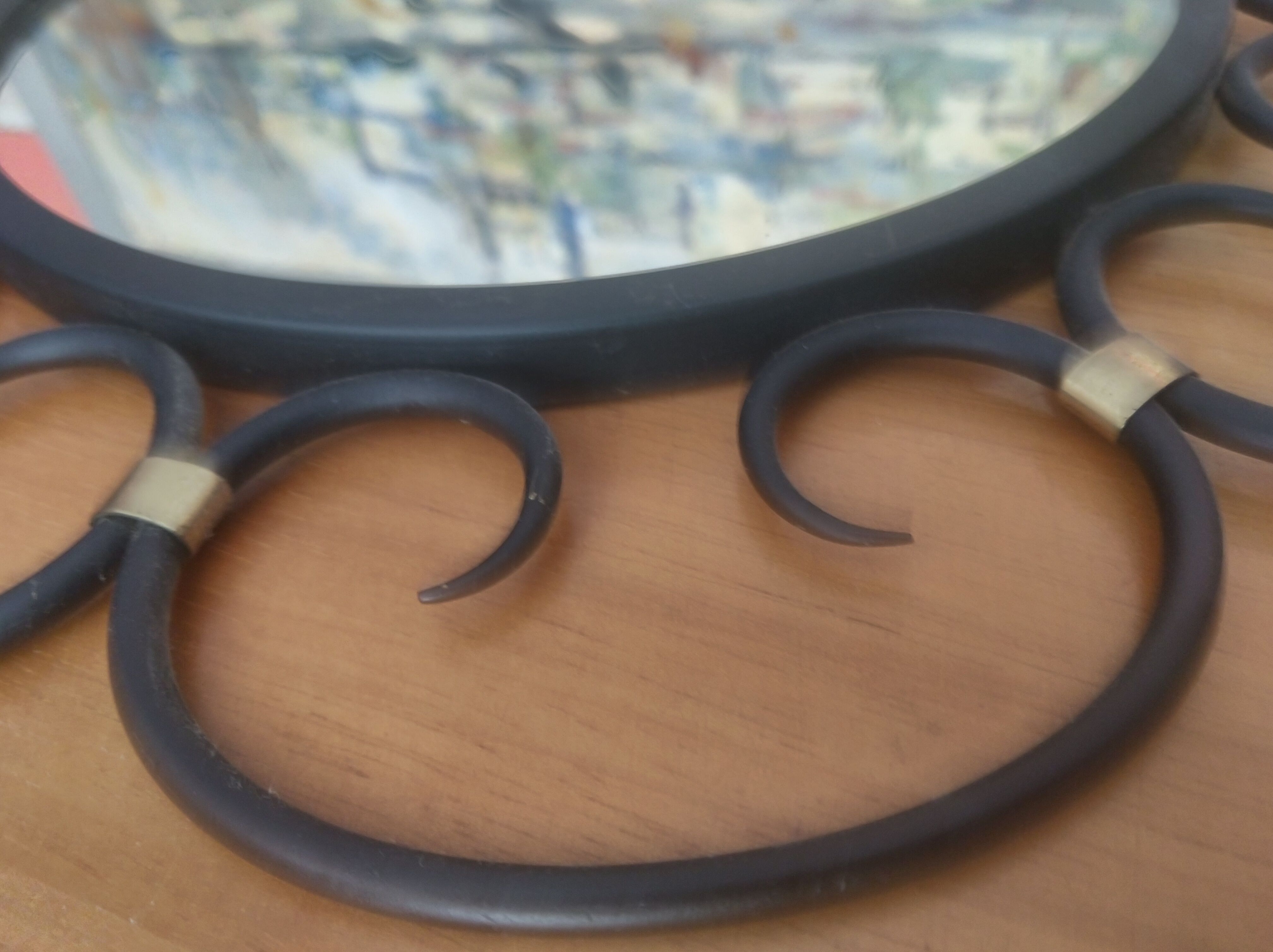 Miroir en fer forgé et bagues métal doré vers 1950 - 39cm