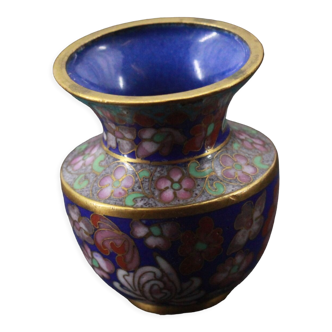 Chinese vase in email