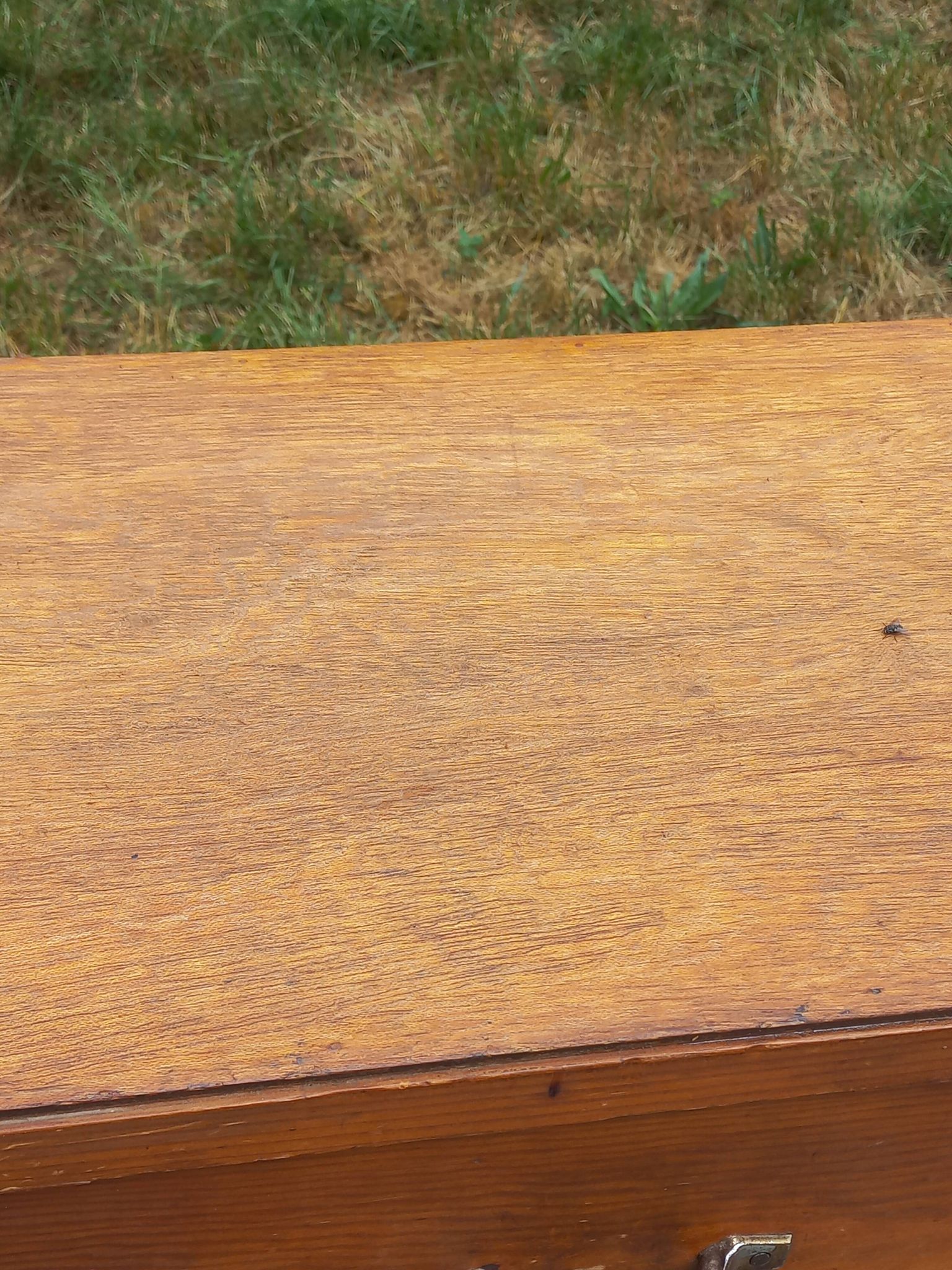 Vintage 1950s chest of drawers with tapered legs and 5 drawers.