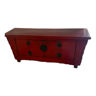 Low sideboard 4 doors antique red and lacquered gum