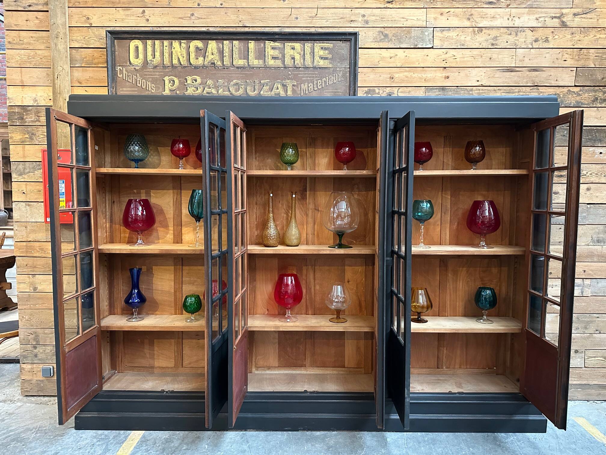 Immense vitrine de magasin début XXème
