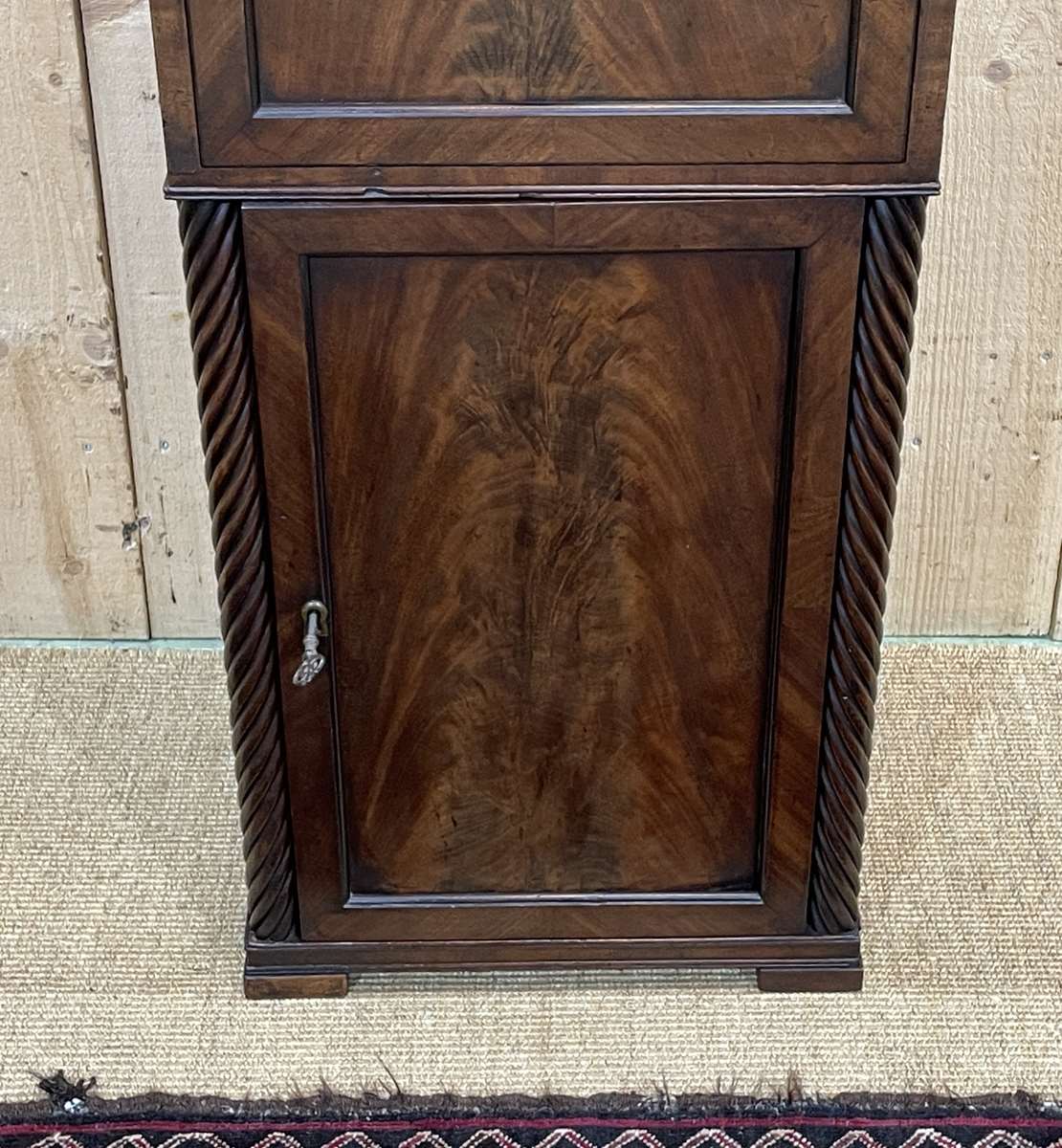 Confiturier Victorien en acajou XIXème