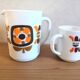 Mobil pitcher and 3 Mobil mugs design 70s