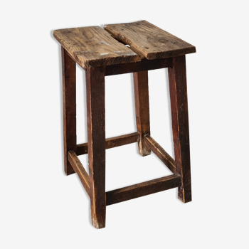 Artisanal farm stool