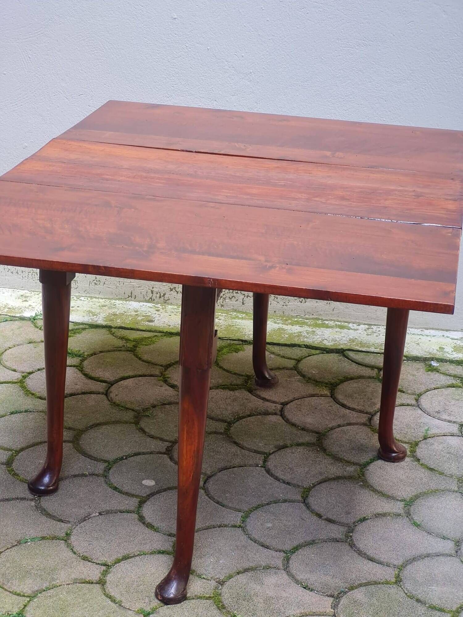 Mahogany drop-leaf table