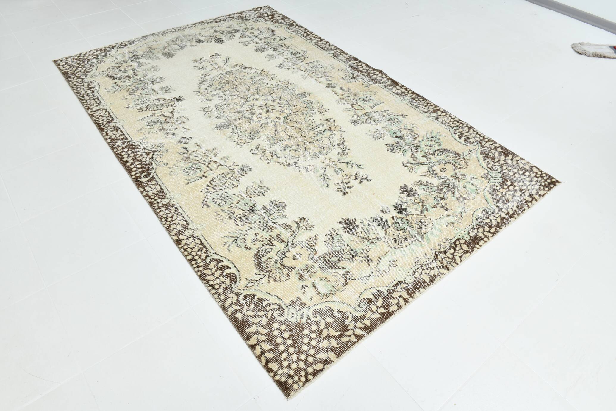 6x9 Light Green & Beige Turkish Vintage Rug, 173x267Cm