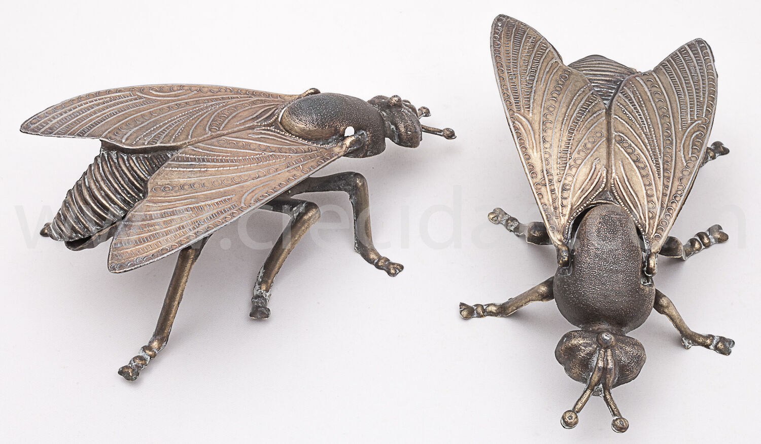 Pair of fly ashtray