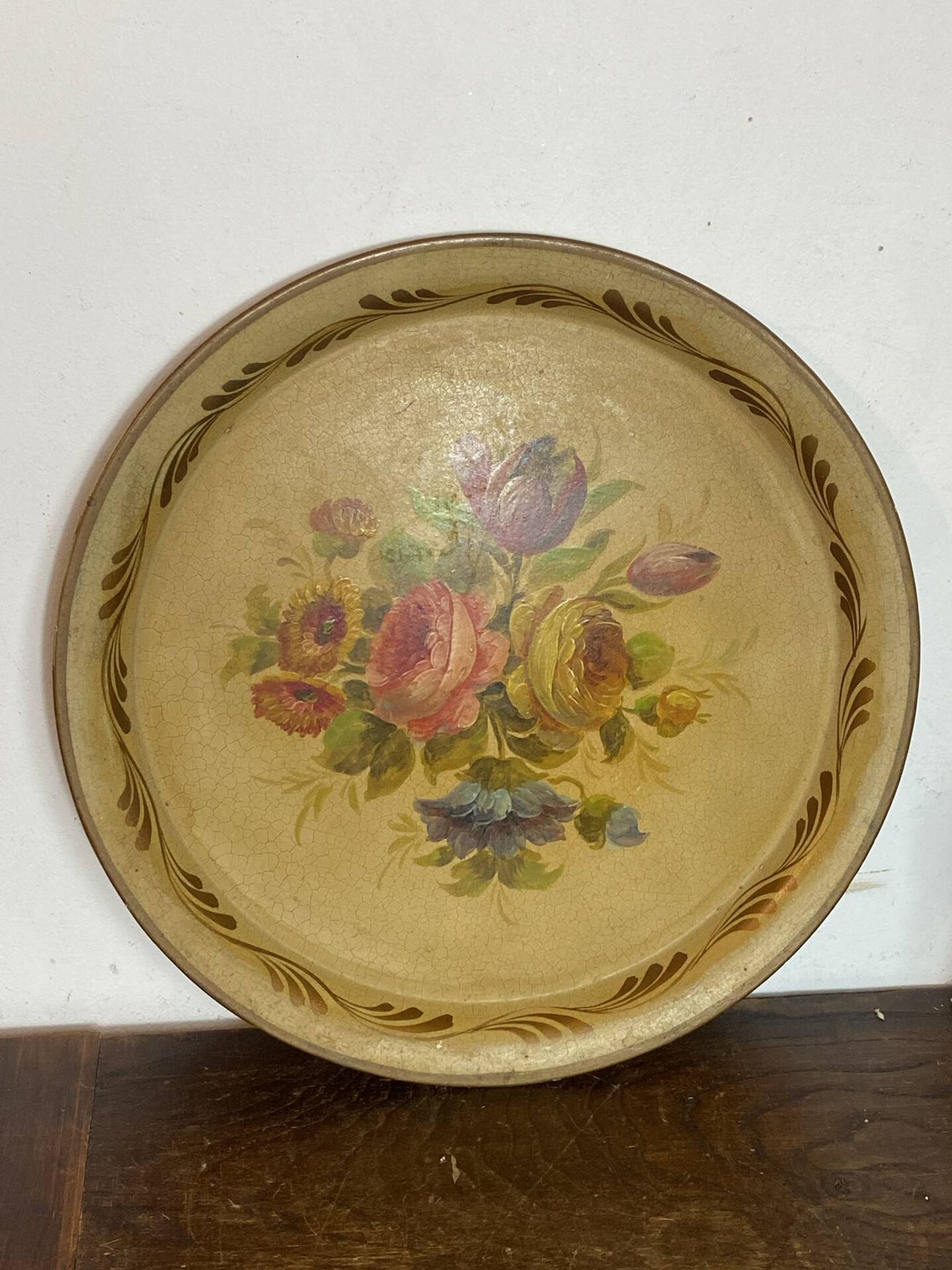 Round painted tin tray, Napoleon III
