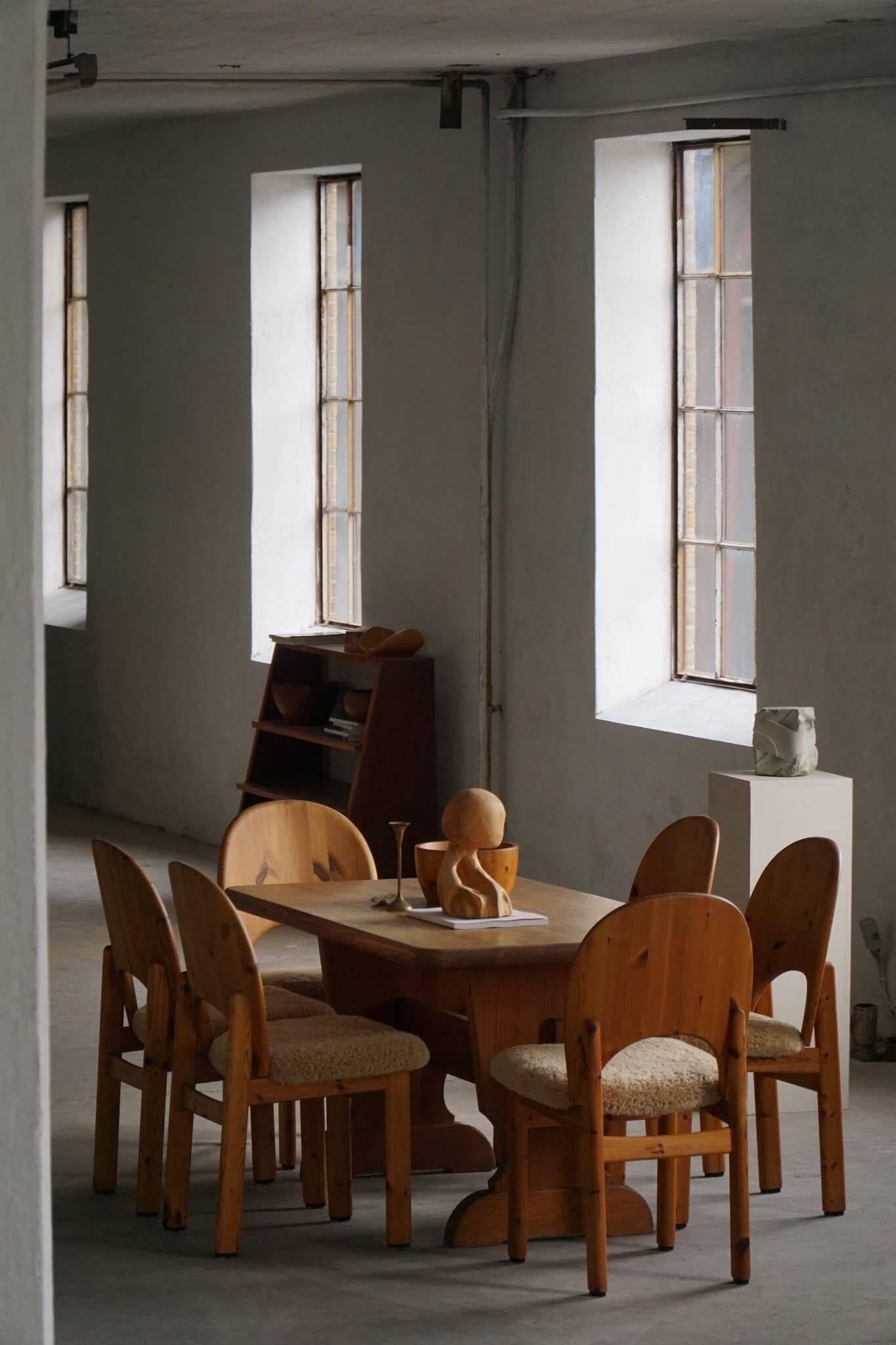 Swedish solid pine dining table from the mid-20th century, Åby Möbelfabrik, 1940s.