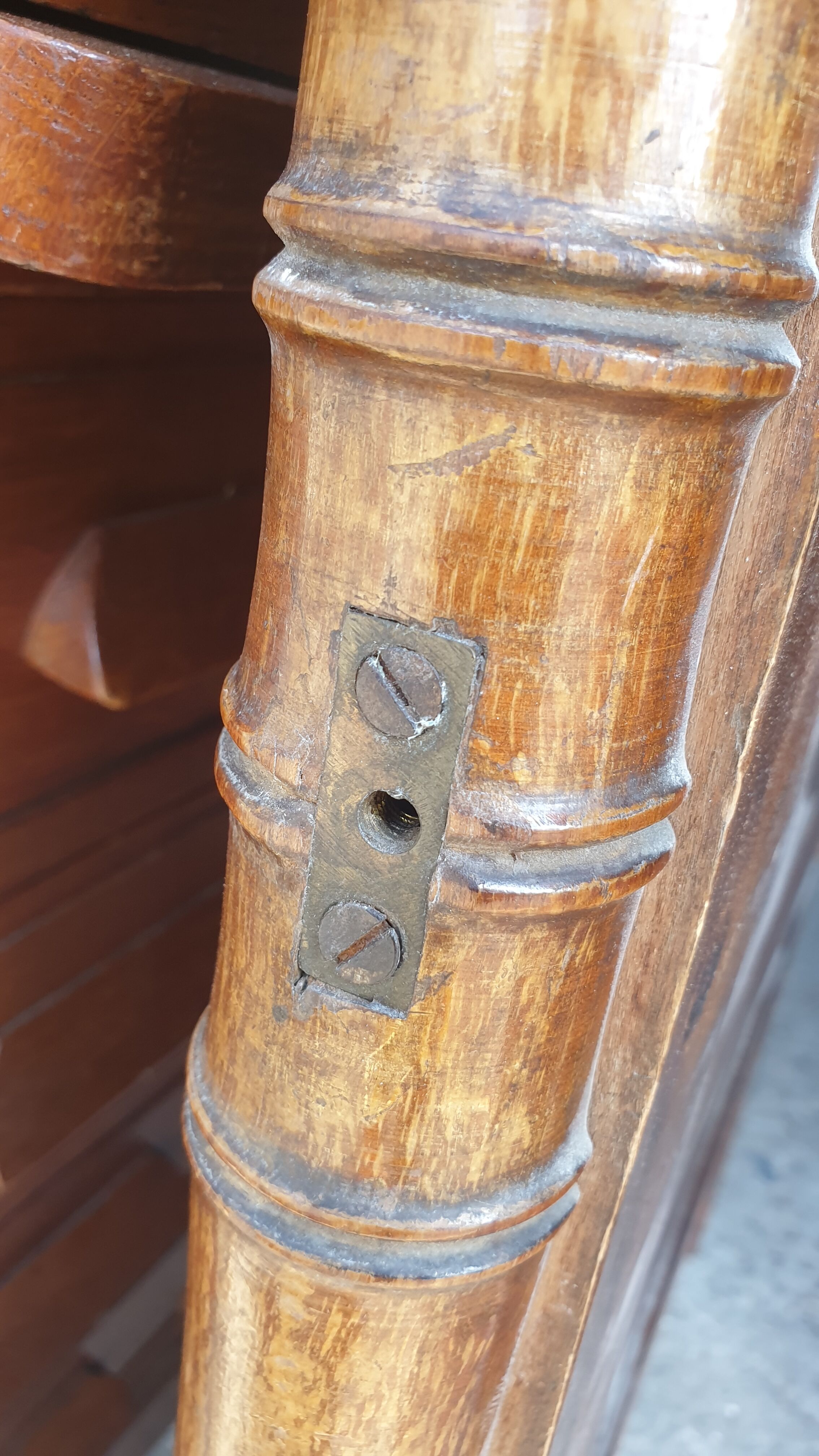 Colonial mirror late nineteenth 130x74cm