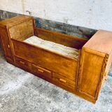 Storage bed