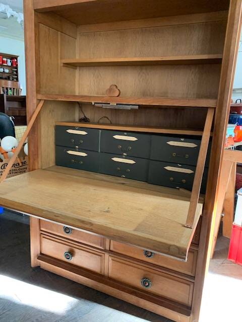 Secretary Chambron & Guillerme