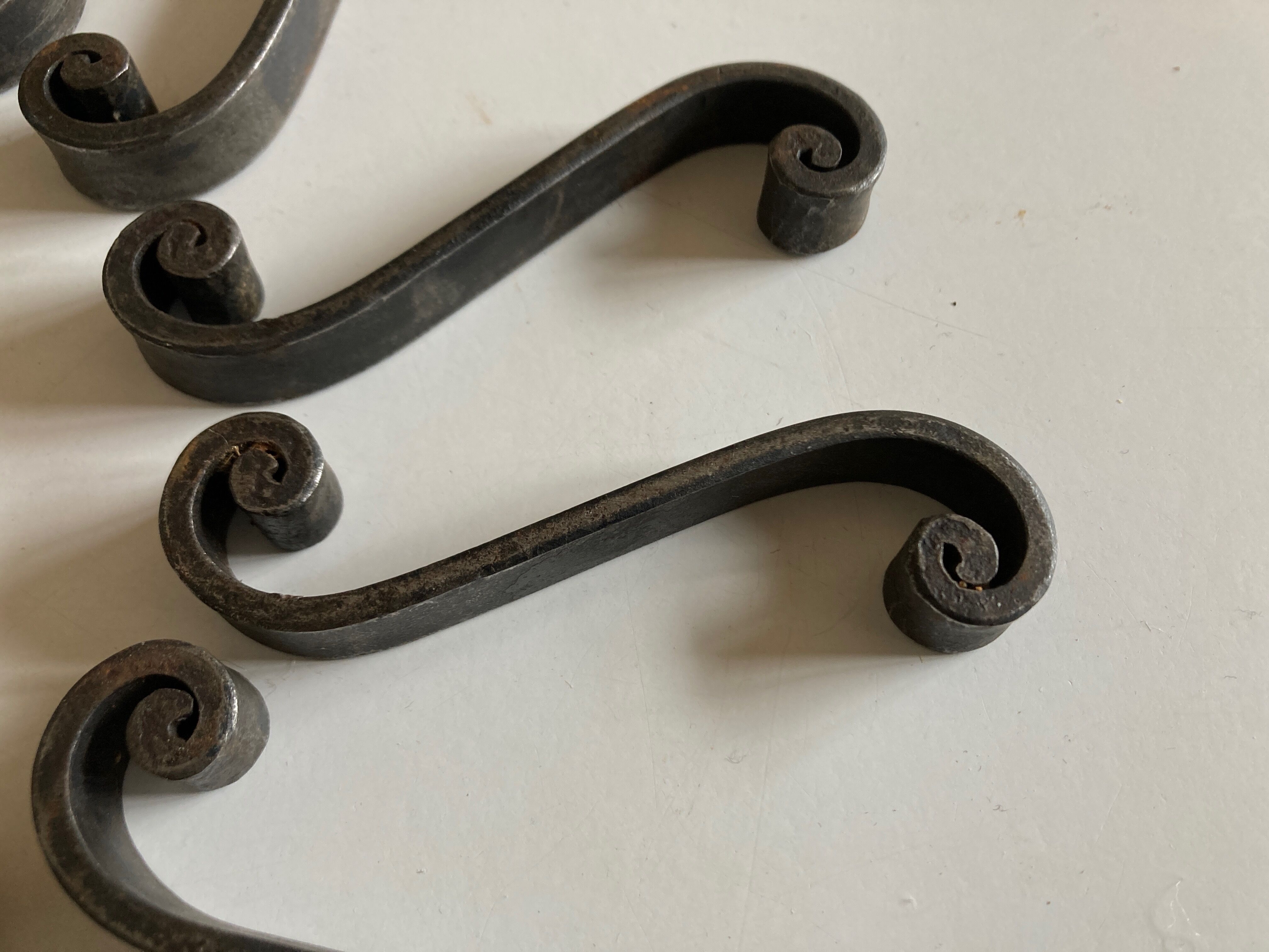 Set of 11 knife holders in beaten iron Provence 1950