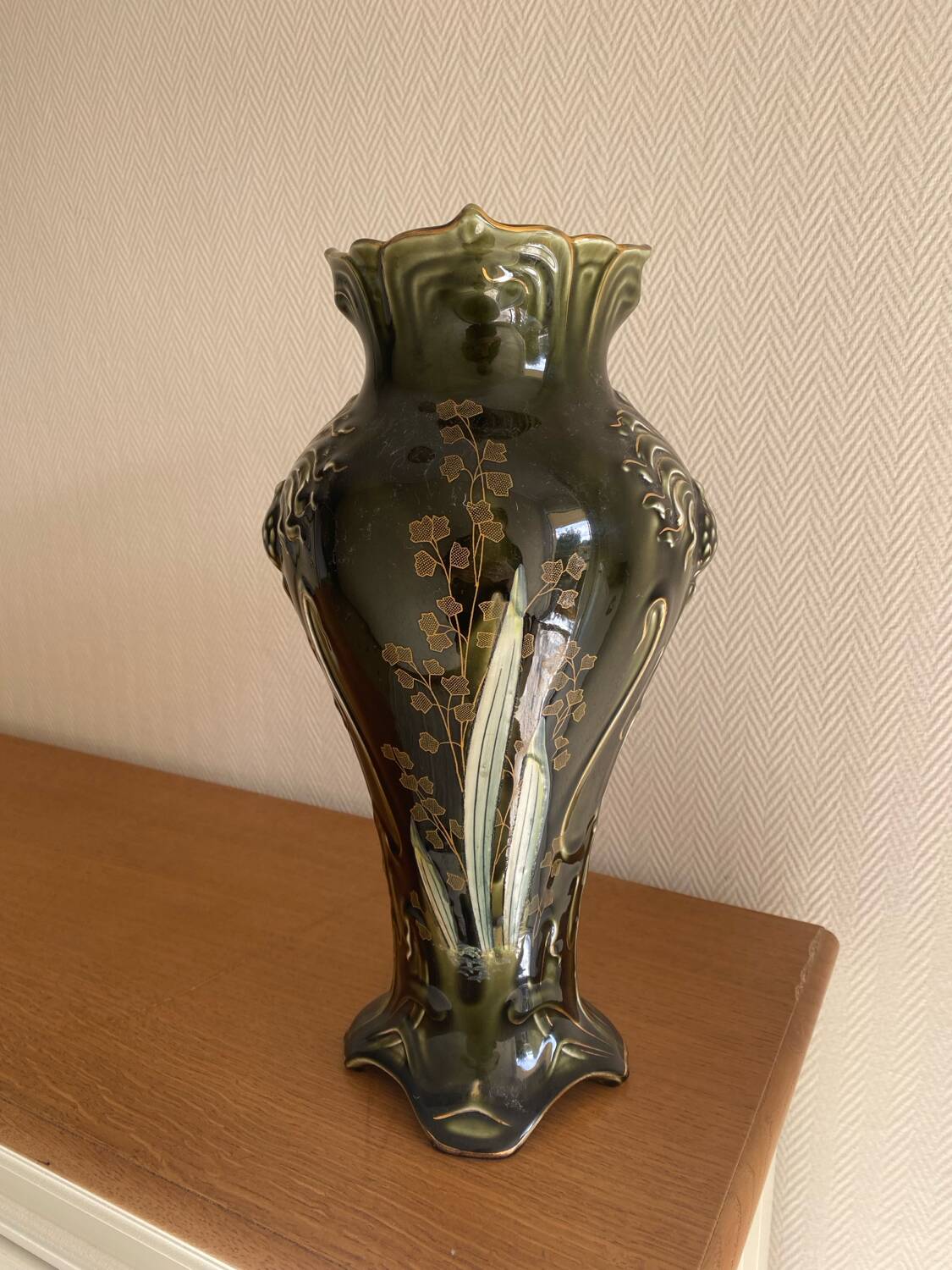 Art Nouveau slipware vase, Fives-Lille De Bruyn