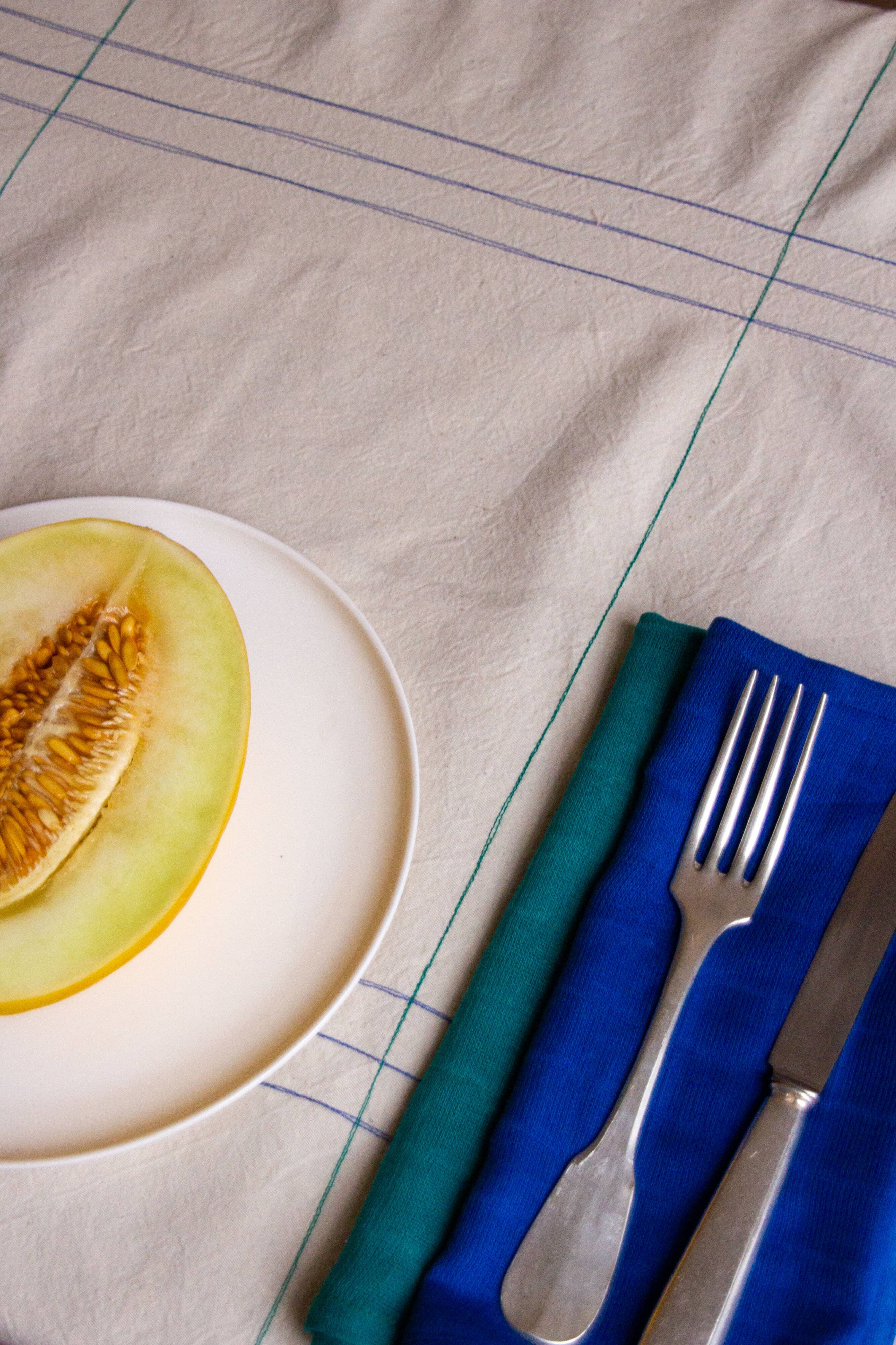 Nappe, écru, surpiqûres bleue/verte