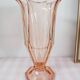 Grand vase en verre rose