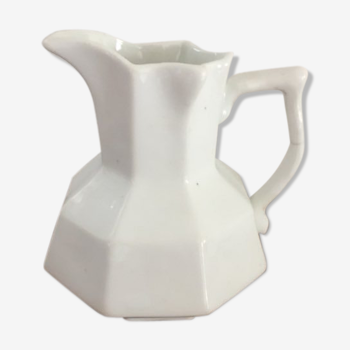 Brilliant white-faint pitcher