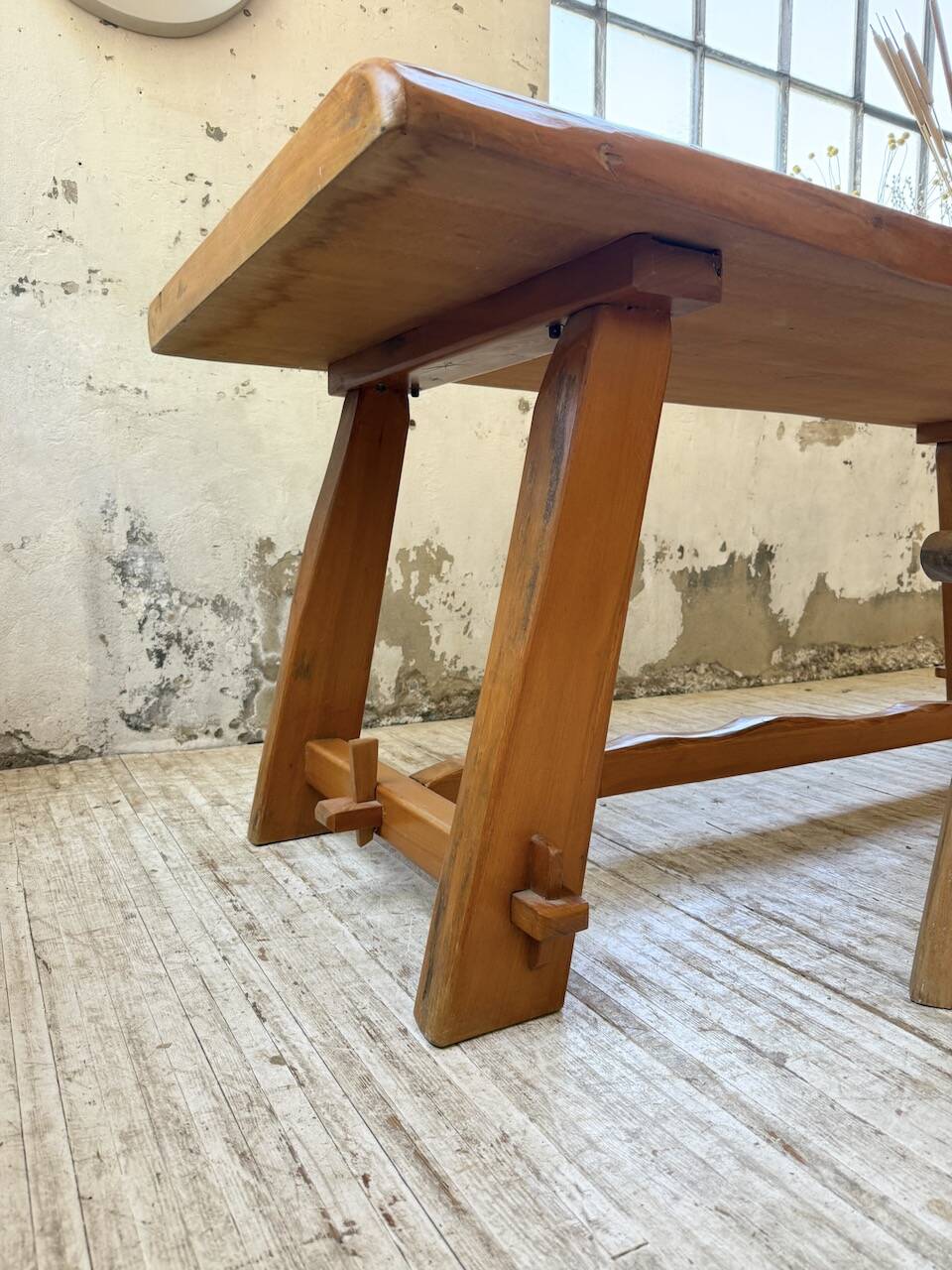 Aranjou farmhouse table in blond elm, 1950s