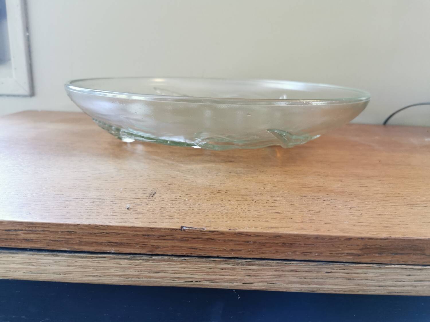 Art deco cup in pressed glass paste