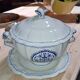 Covered soup tureen and its stand in Gien earthenware –