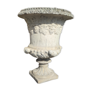 Vase Médicis en pierre