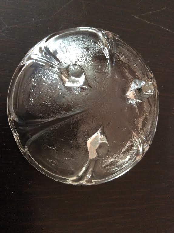 4 coupes à glace en verre moulé