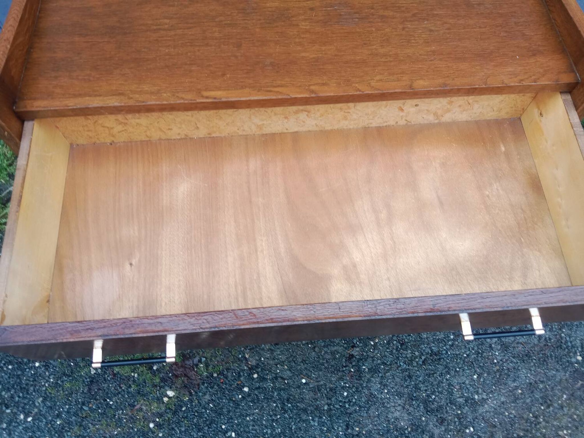 Commode vintage pieds compas