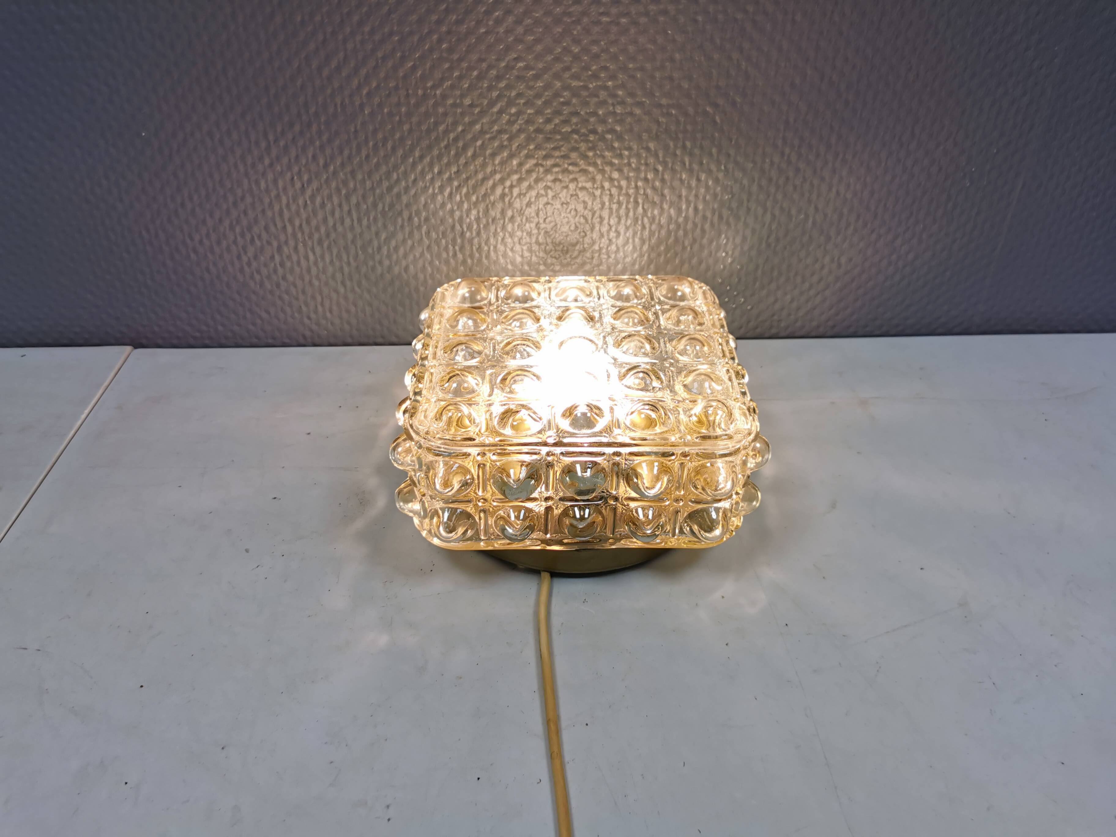 plafonnier de la marque danoise ES Horn Lighting des années 1980.