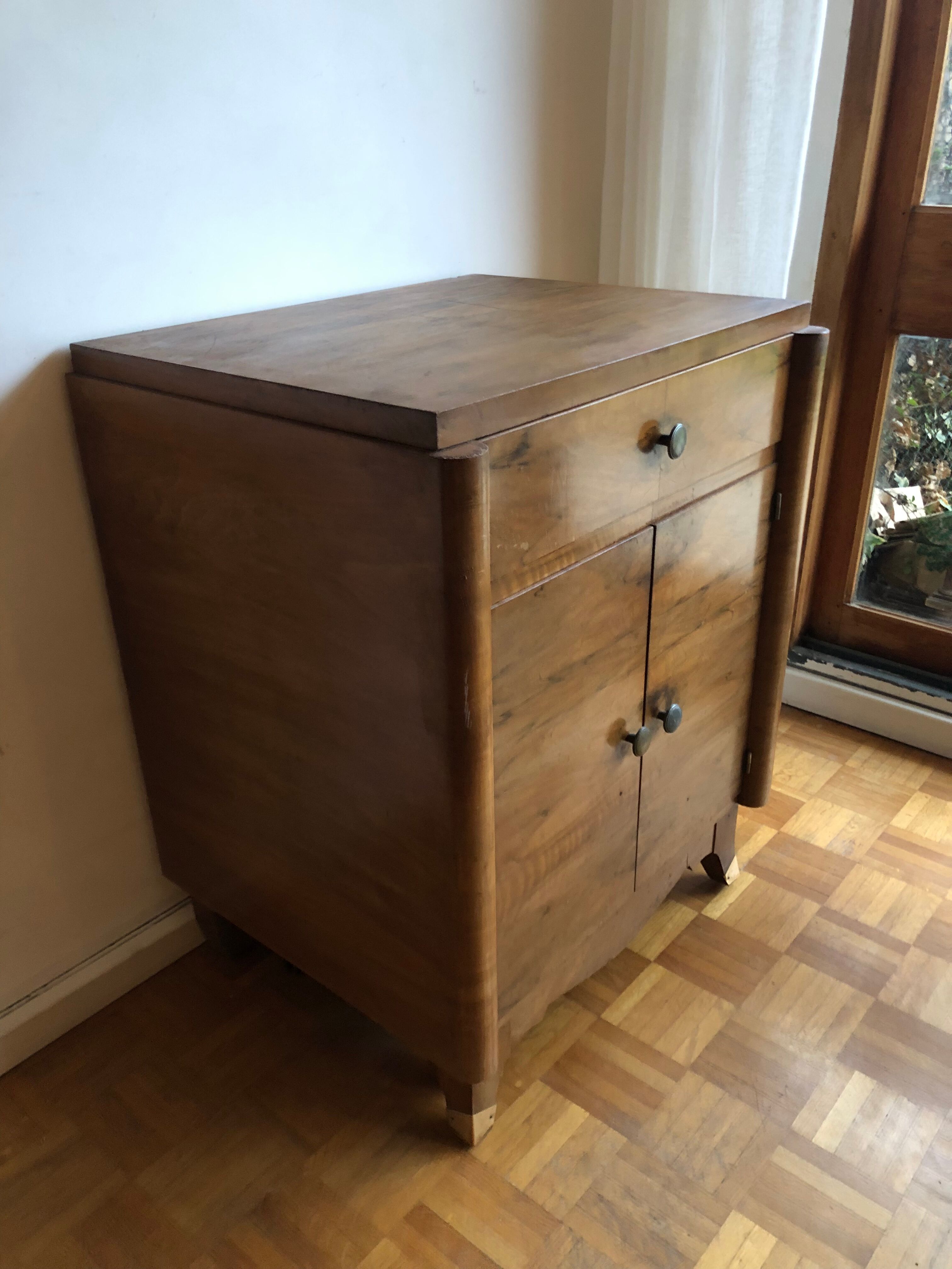 Art deco sideboard in walnut veneer