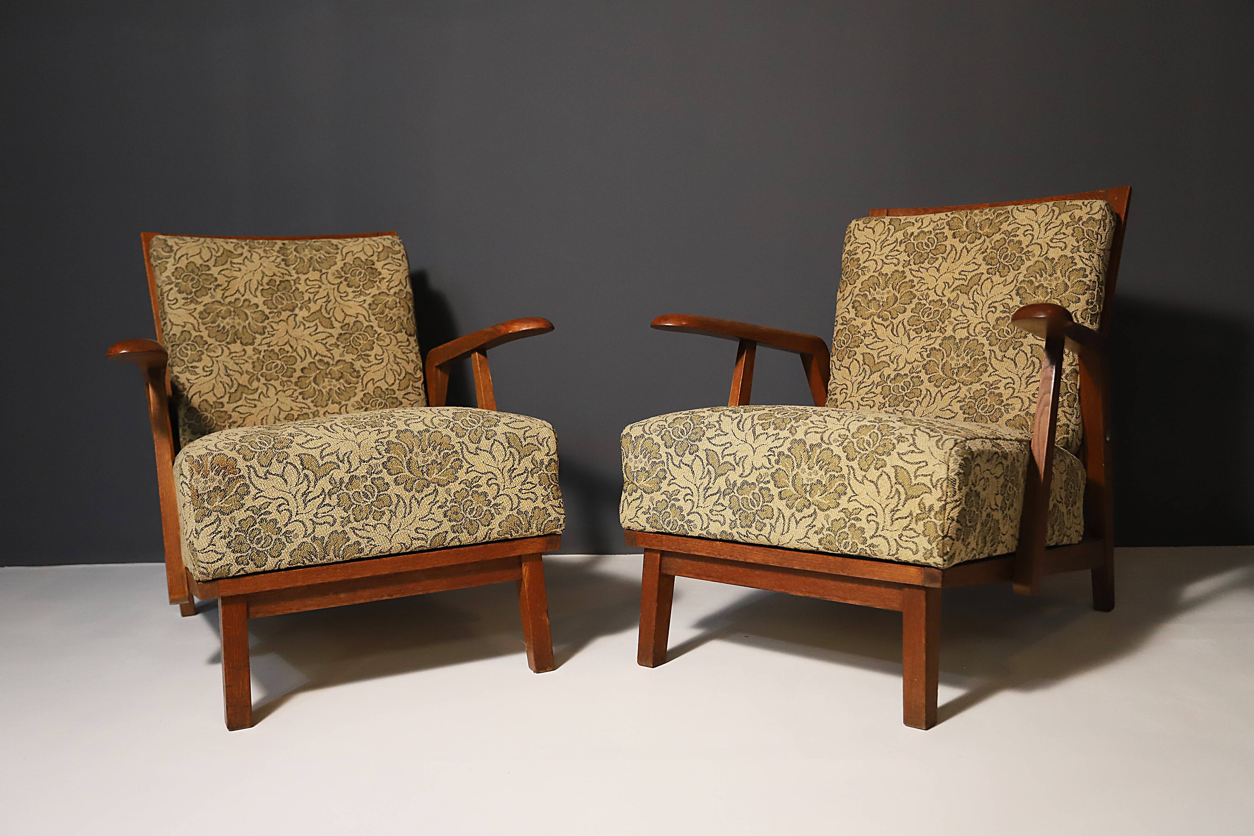 Paire de fauteuils du milieu du siècle, Tchécoslovaquie, vers les années 1940