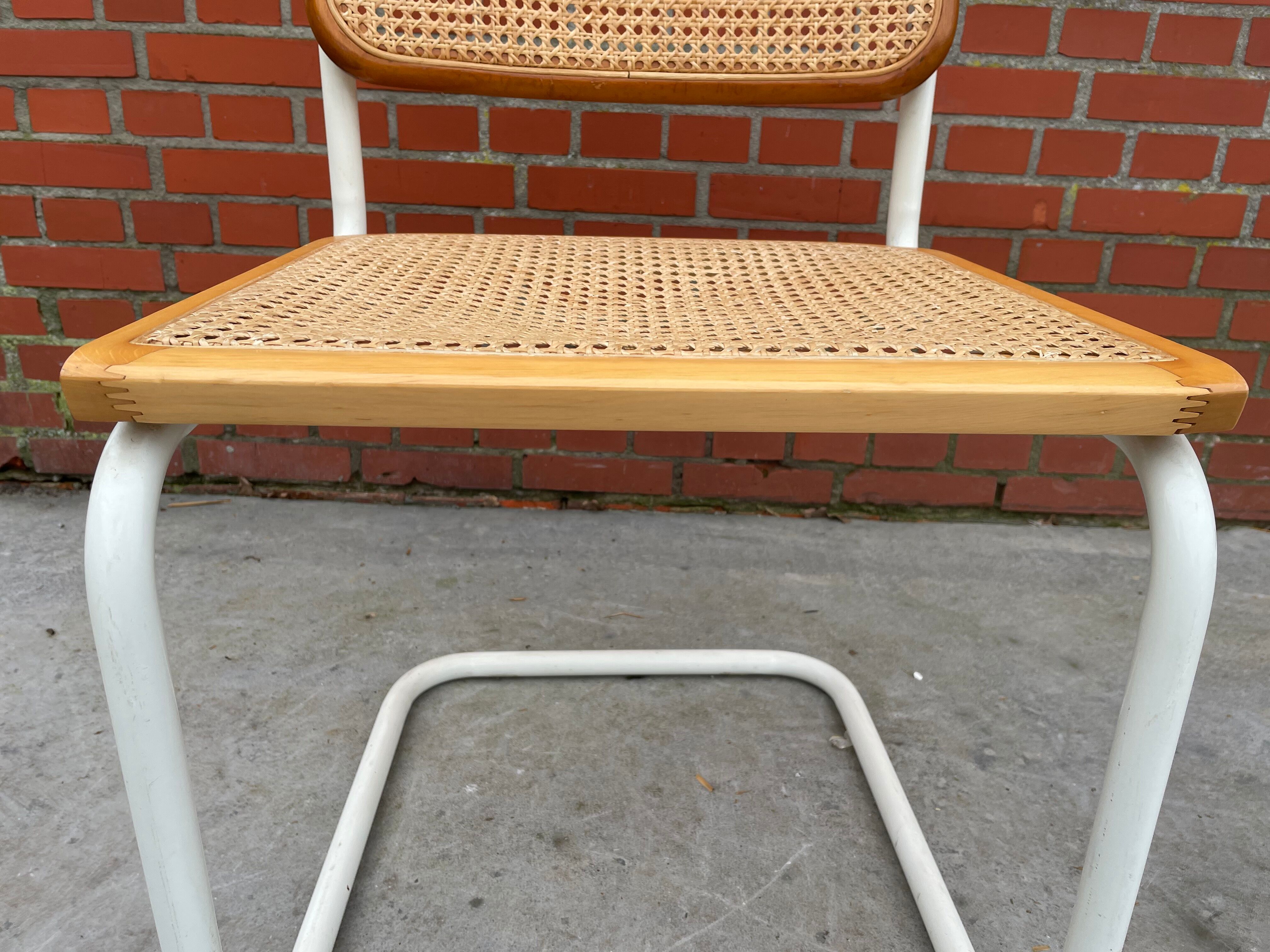 Cesca design chair b32 model white wood