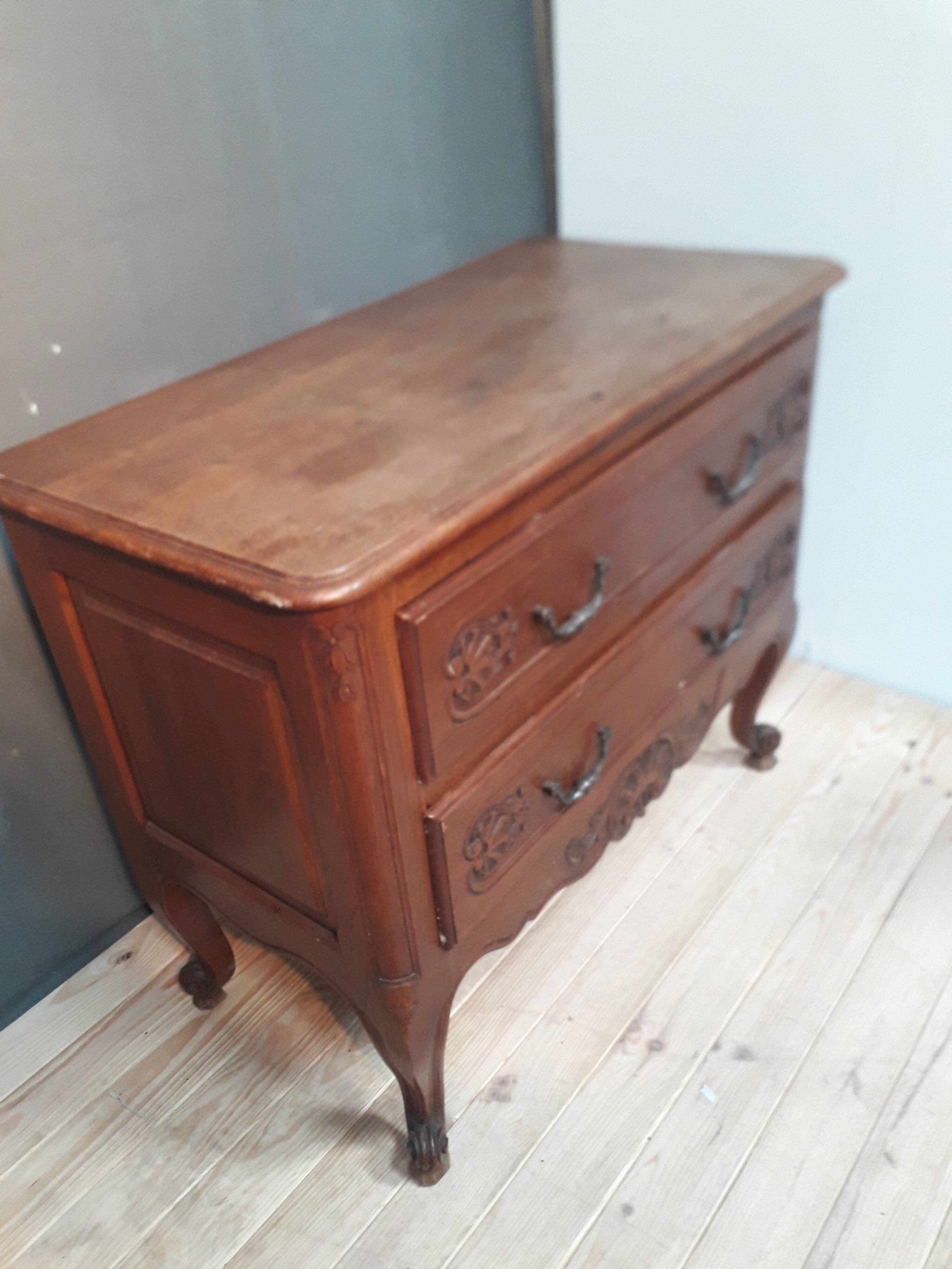 Commode style Louis XV en chene