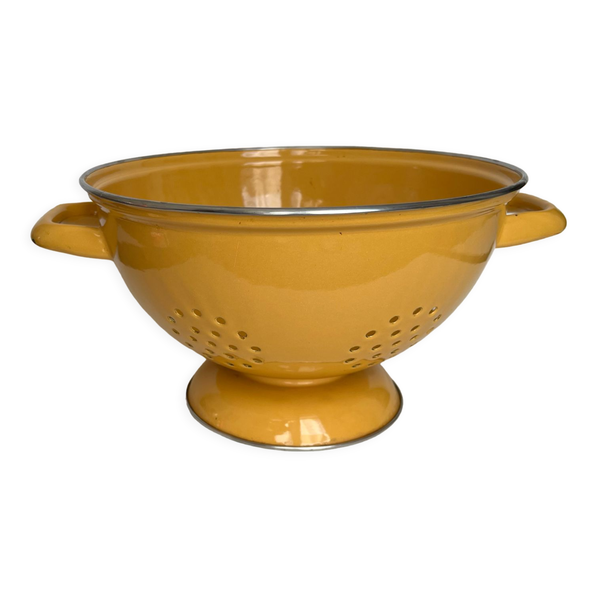 Enamelled sheet metal strainer