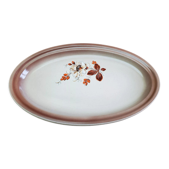 Serving dish in earthenware of Saint Amand model eglantine