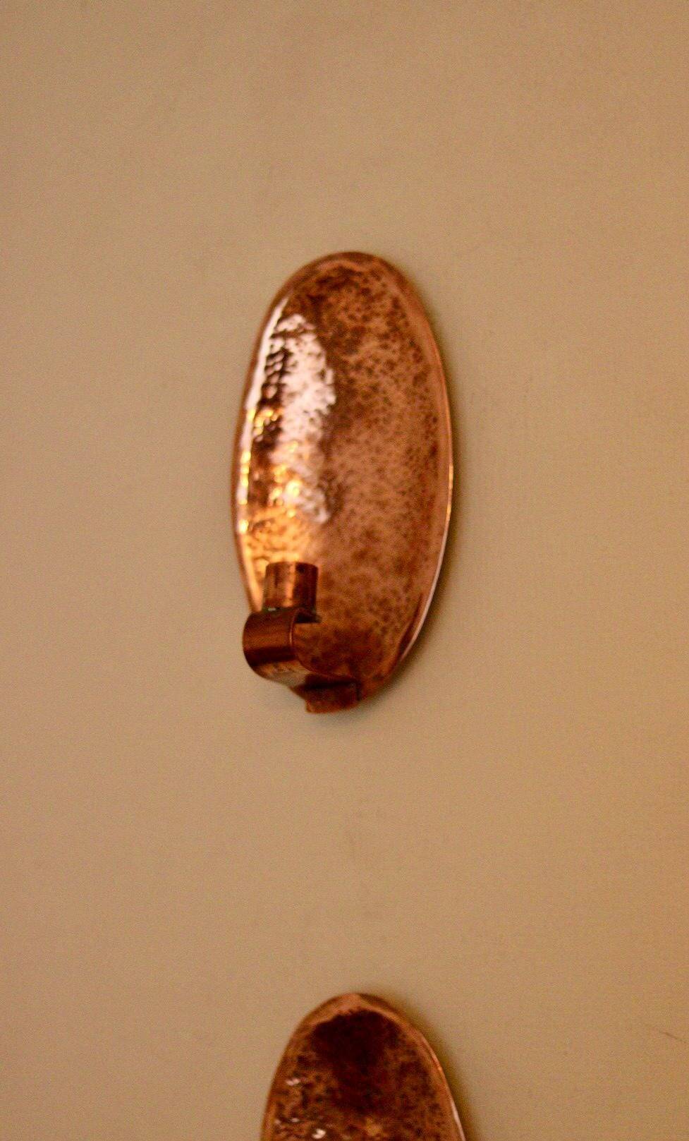 Paire d'appliques murales suédoises en cuivre du milieu du siècle