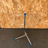 Vintage pedestal table style memphis