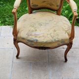 Fauteuil cabriolet style Louis (XVIII)