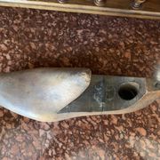 Paire d’embauchoires en bois
