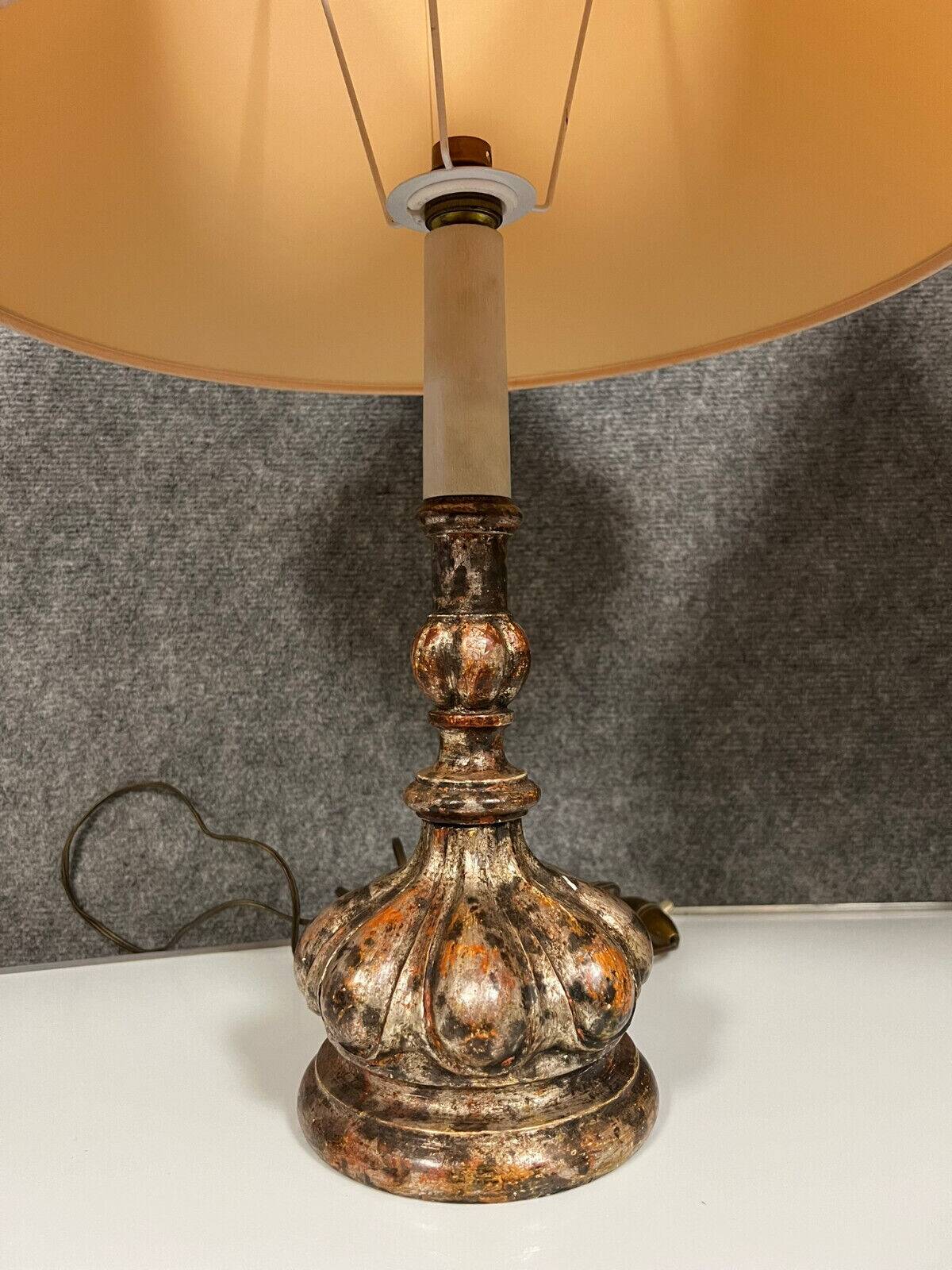 Paire de lampes chandeliers en bois doré et argenté, circa 1900