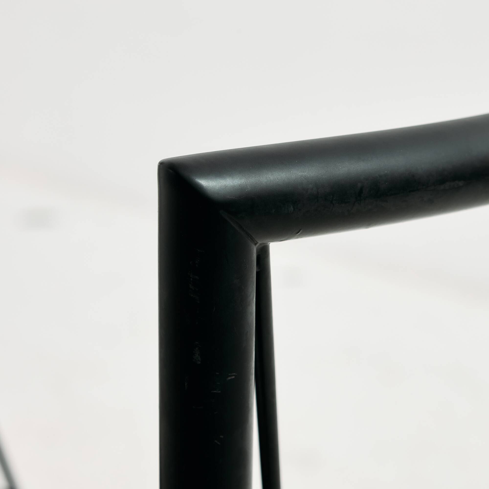 MK10872 Postmodern armchair and table, Set of 2