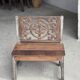 Mini banc à dossier sculpté à motif de rosace et volutes H59 L51
