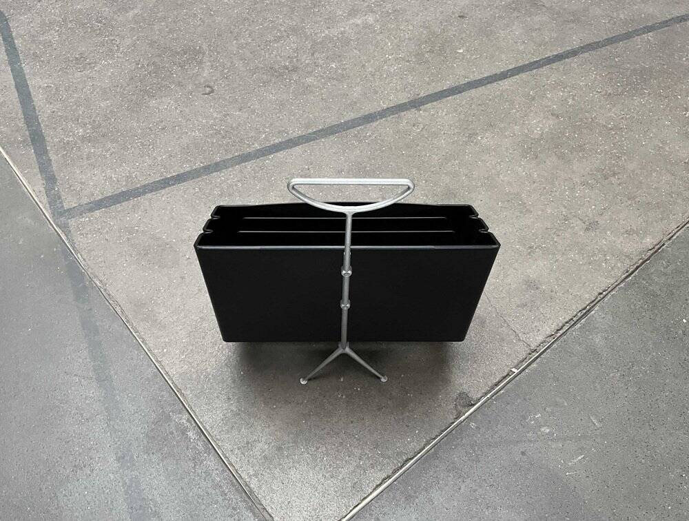 Postmodern Italian magazine rack by Andries & Hiroko Van Onck for Magis, 1980s.