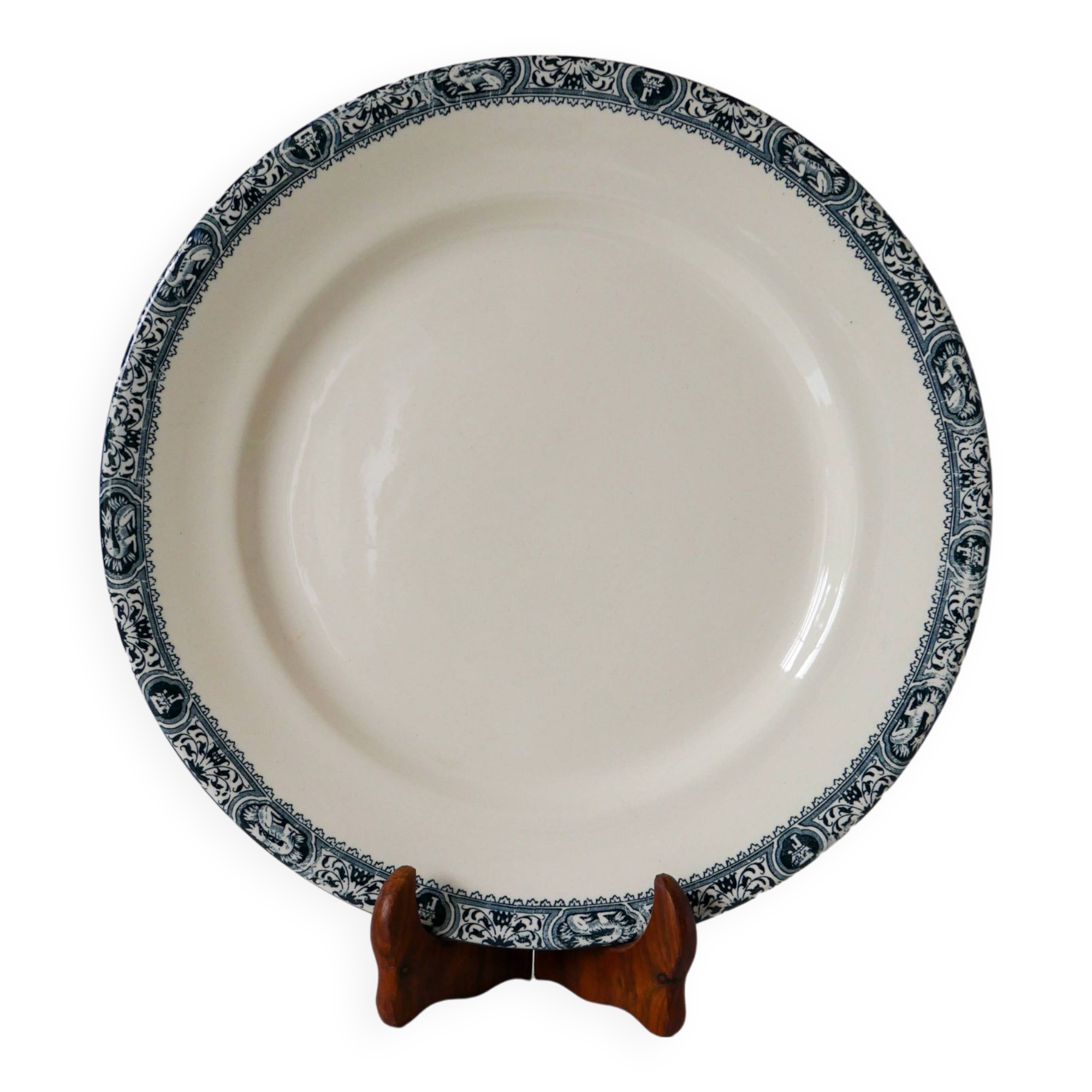 Large round dish in terre de fer salins model françois 1st 19th century