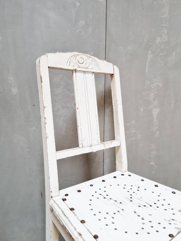Chaise en bois ancienne patinée