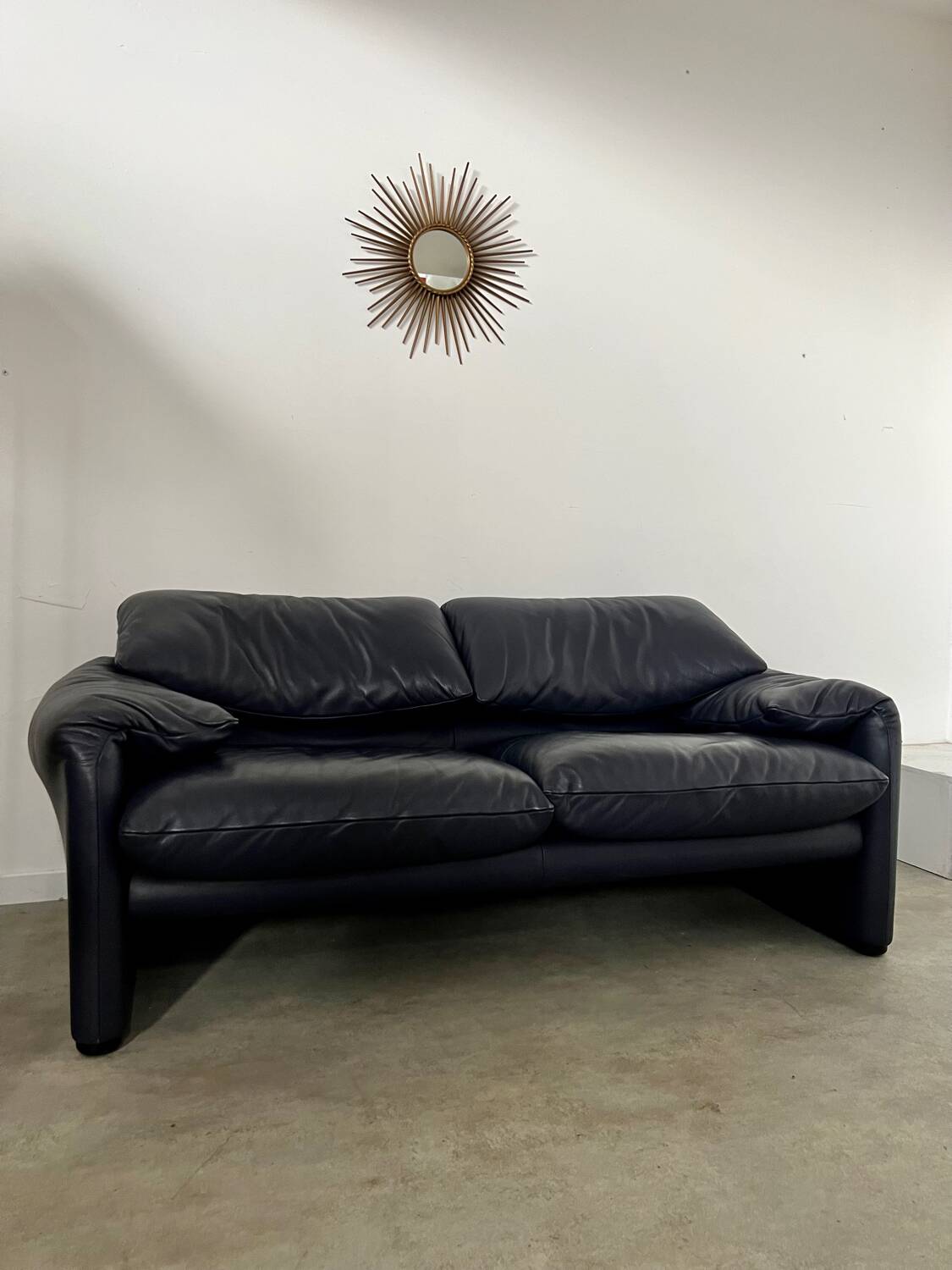 Maralunga sofa designer Vico MAGISTRETTI cassina in vintage midnight blue leather